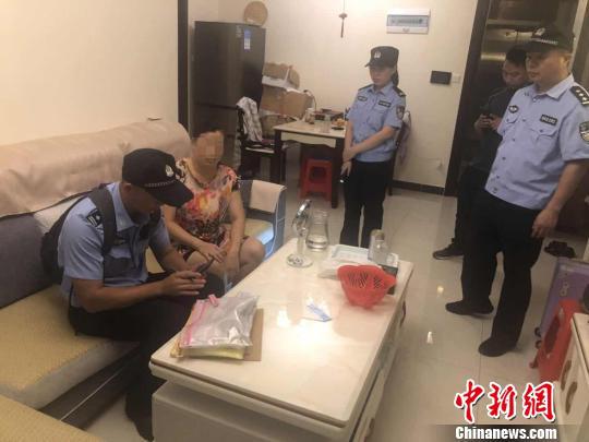 警方查获涉传人员 黄振霖 摄