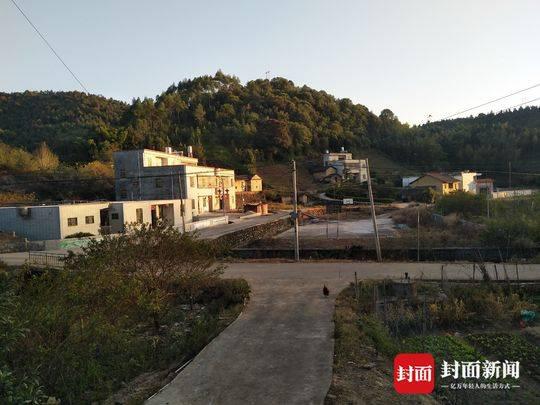 对话“梅姨”前男友:她不愿结婚 自称有美女直