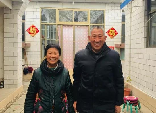孟堡村的肖树怀夫妇，他们与共和国同龄。摄影/张晓琳