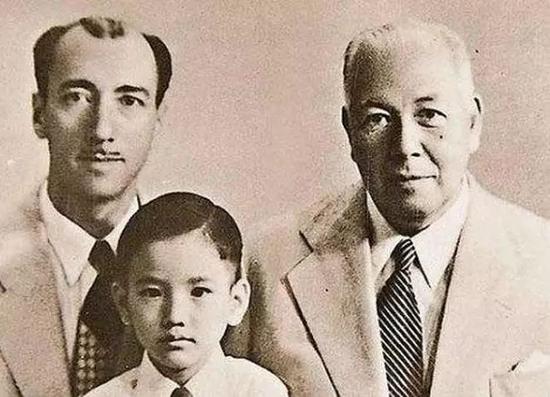 赌王何鸿燊逝世:4房太太,17个孩子,与5000亿家