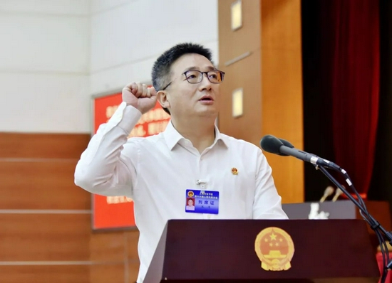 张伟当选上海长宁区人民政府区长