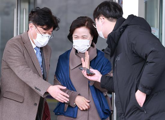 当地时间2020年12月10日，韩国首尔，韩国法务部长官秋美爱在政府果川大楼法务部。 人民视觉 图