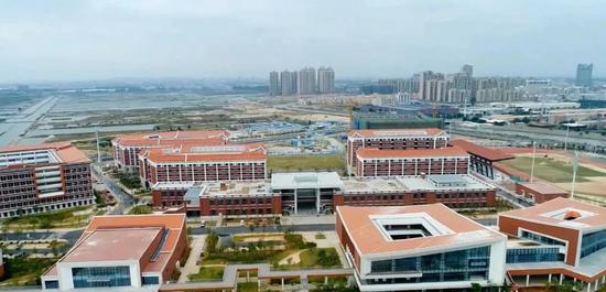 (图为风景秀丽的福州大学晋江科教园校区)