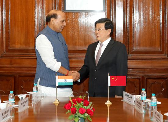 10月22日，中国与印度首次执法安全高级别会晤在新德里举行。国务委员、公安部部长赵克志与印度内政部部长辛格共同主持。