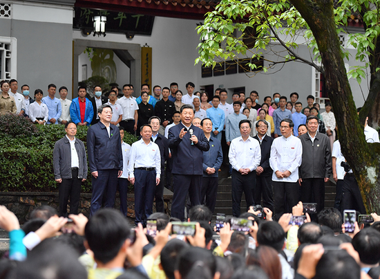  2020年9月17日，习近平在湖南大学岳麓书院考察调研。新华社记者 岳月伟 摄