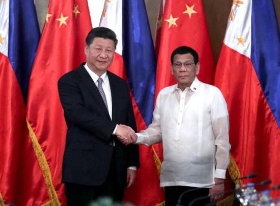  11月20日，国家主席习近平在马尼拉同菲律宾总统杜特尔特举行会谈。（新华社记者 谢环驰 摄）