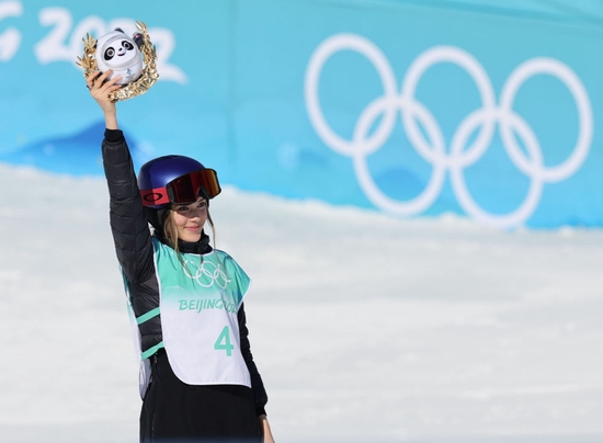 2月8日，在北京首钢滑雪大跳台举行的北京2022年冬奥会自由式滑雪女子大跳台决赛中，中国队选手谷爱凌夺得冠军。