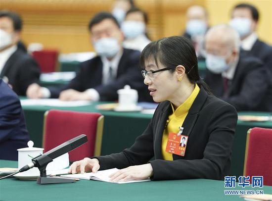 5月24日，全国人大代表禹诚参加湖北代表团的审议并发言。新华社记者 黄敬文 摄