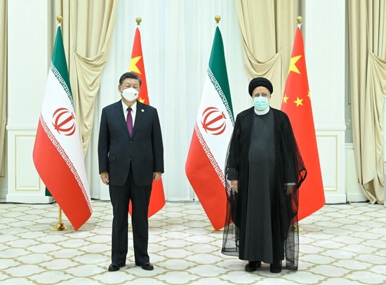 當地時間9月16日上午，國家主席習近平在撒馬爾罕國賓館會見伊朗總統萊希。新華社記者申宏 攝