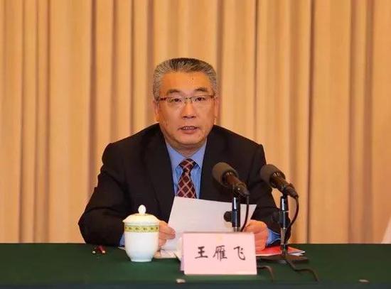 訚柏是2018年9月履新的，此前他是青海省检察院检察长。