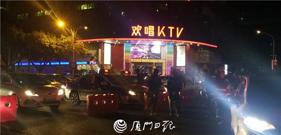 厦门吕厝附近发生地面陷落 有车辆陷入