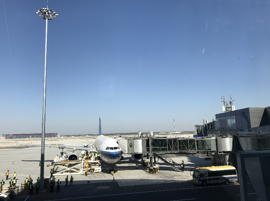 北京日报■设一米安全线、扫码专区，大兴机场迎今年第二批转场