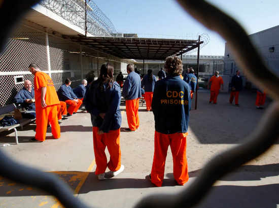 美国监狱中的囚犯(美联社)