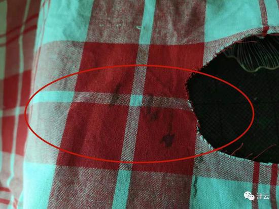 路家保存的床单上有疑似血迹