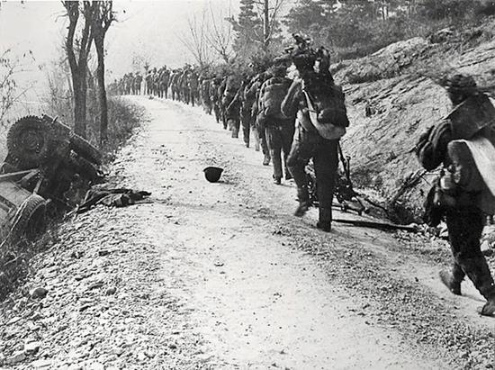 ·第一次战役中，第38军一部向熙川方向开进。