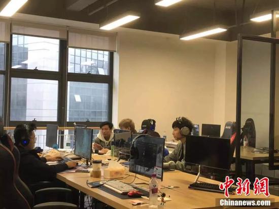 电竞私塾“七煌原初学院”内景。受访者供图