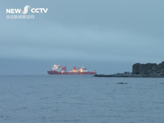 因触碰冰山受损的船头桅杆等部位经过临时修理后,已经恢复功能。