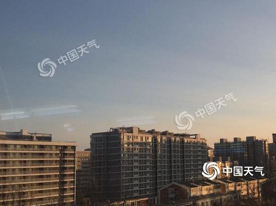 今晨，北京雪后转晴。