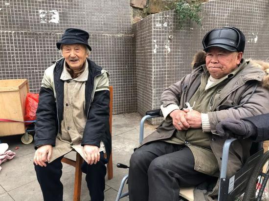 成都人体模特:成都最老模:到90岁 辗转于四川近20所高校 王肃中和邻居。新京报记者杜雯雯 摄