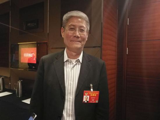 华润董事长:华润集团董事长:混改难点主要是一些存量的资产 全国政协委员、华润集团董事长傅育宁参加全国两会 每经记者 李彪 摄
