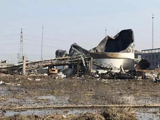 手动病床怎么装视频响水爆炸伤者谈赔偿问题：小命保住就不错了_https://www.jmylbn.com_新闻资讯_第4张