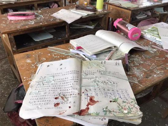 爆炸后的六岗小学教室。新京报记者祖一飞 摄