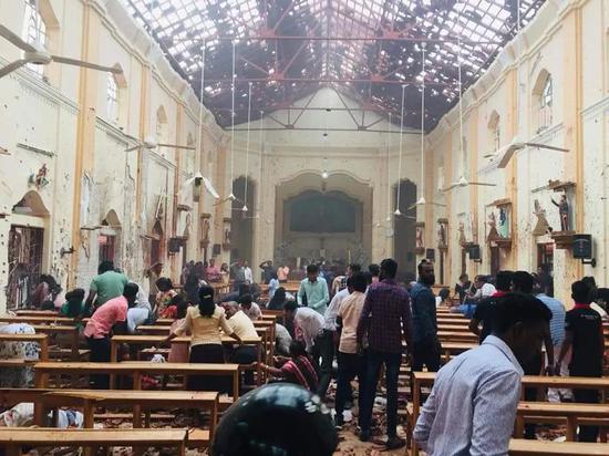 爆炸后的教堂 图自：社交媒体推特