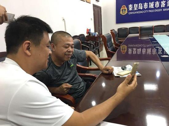 女子喝醉酒被两名男子扛进酒店 醒来发现异样报