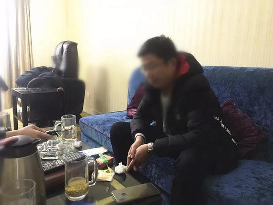 女医生自杀481天后:丈夫称每次采访像在接受审