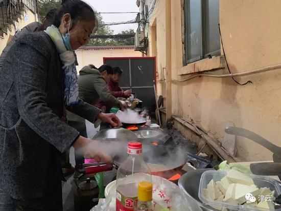 雾气升腾,菜香四溢
