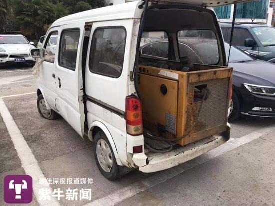  夏某找来一辆面包车、发电机