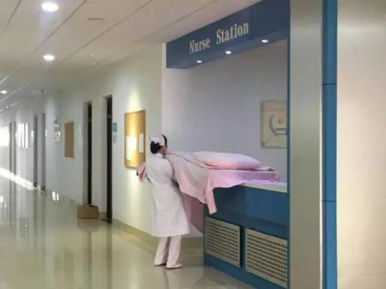 医学生考前拜华佗孙思邈 学生处无情回:别搞这