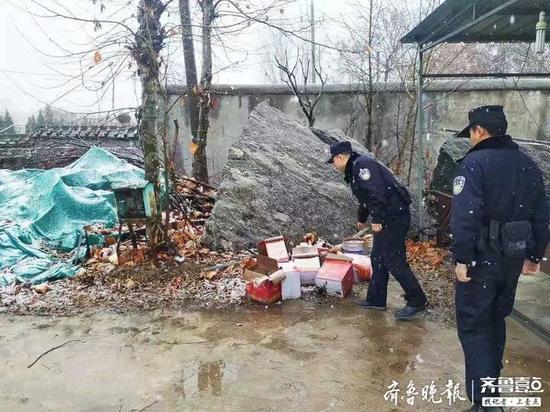 蛋糕店卖烟花 济南一蛋糕店老板违规售卖烟花被