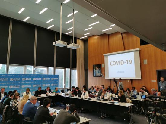 2月11日，在瑞士日内瓦，世界卫生组织总干事谭德塞出席新闻发布会。当日，谭德塞宣布，将新型冠状病毒肺炎命名为“COVID-19”。（新华社记者陈俊侠摄）