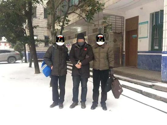 恩·4儿能在女王8年年9东城地方调查导戴