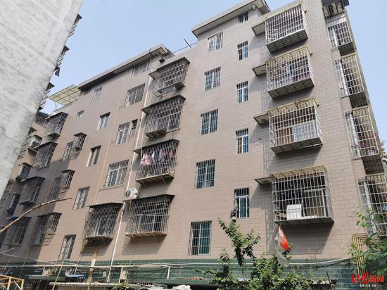 五旬男子疑似压力大跳楼身亡 家有老母妻子也常