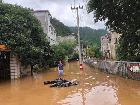 洪水中的景德镇。王恺供图