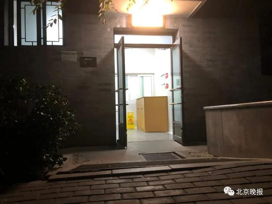 北京日报|北京小区公厕 差别咋这么大？