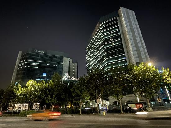 Lauran用新手机拍摄的夜景照片