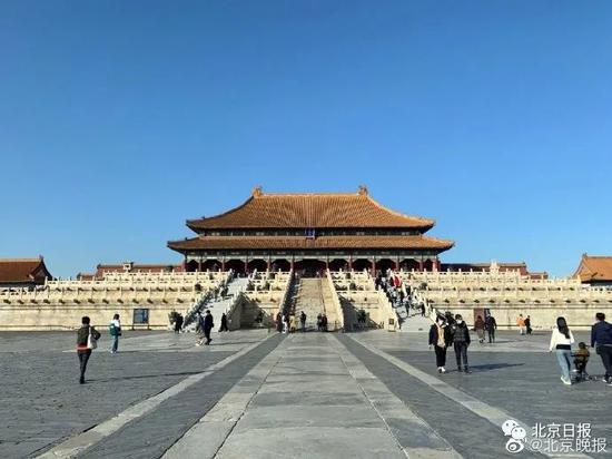 北京日报|高价倒卖故宫展览入场票证,拘!