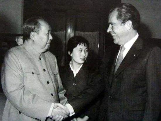 1972年2月，美国总统尼克松访华，中美双方在上海签署了《中美联合公报》（图源：新华社）