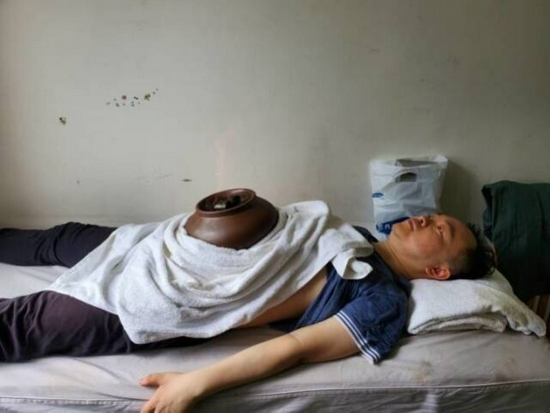 蔡磊在治療中。(圖片由受訪者提供)