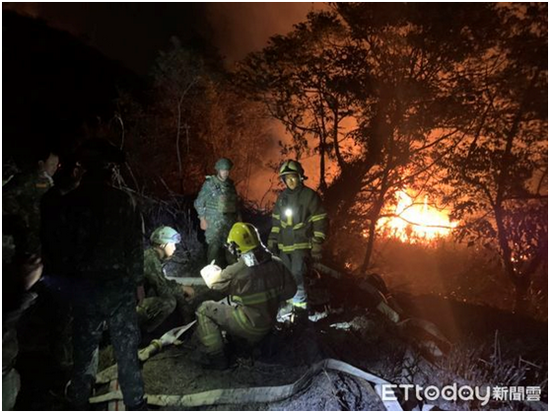 台军湖口营区靶场发生山林火灾。图自台湾“ETtoday新闻云”