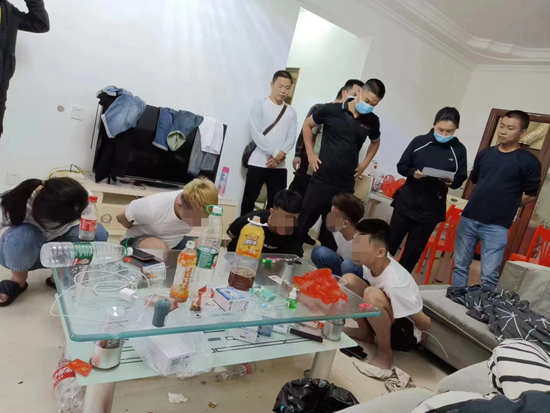 12人被抓……_新浪新闻
