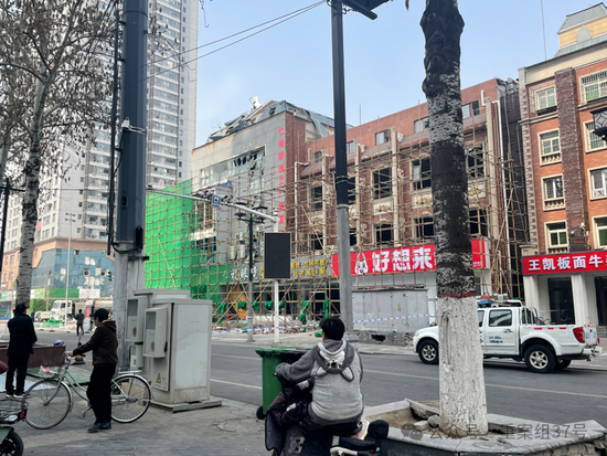 首都文明播报：工体近6万球迷向北京榜样、冬残奥冠军杨金桥致敬
