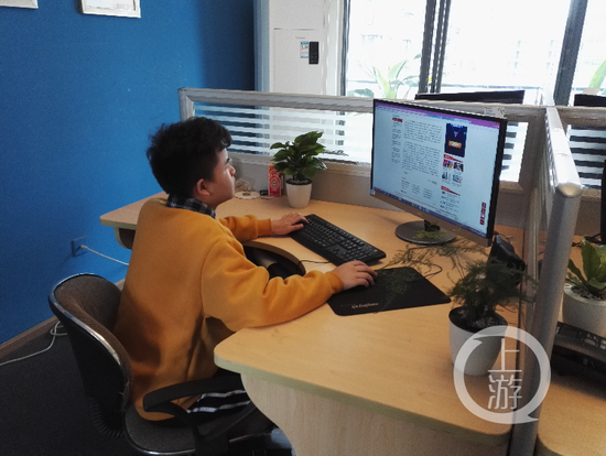 地震小英雄林浩 林浩在工作室里。摄影/倪兆中