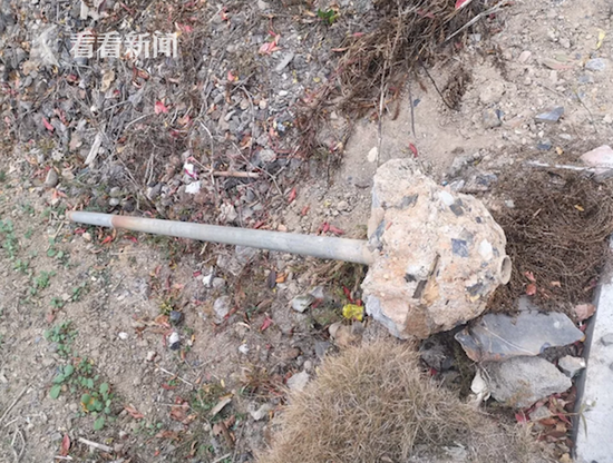 大妈强拆交通指示牌被行政拘留:影响我抄近道