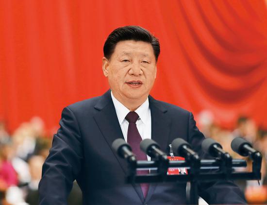 2017年10月18日，习近平在中国共产党第十九次全国代表大会上作报告。 新华社记者 鞠鹏/摄