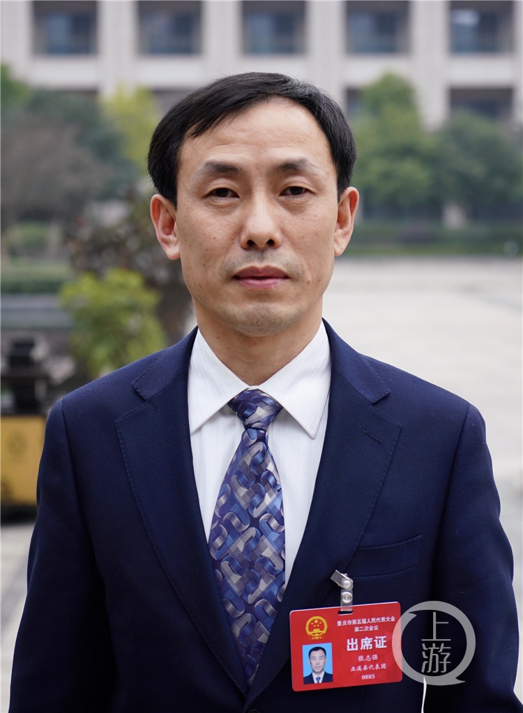 市人大代表,巫溪县委常委,纪委书记,监委代主任张志强