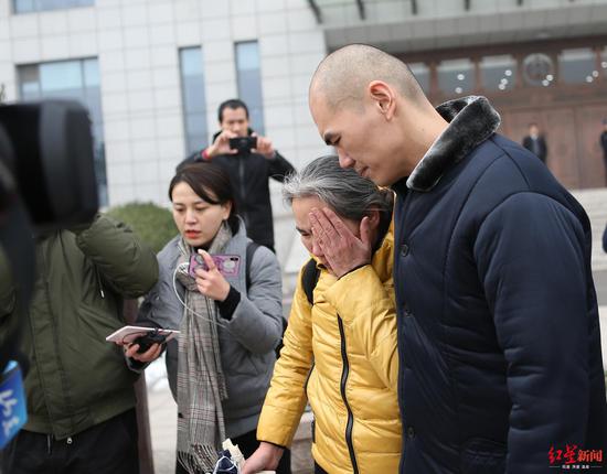 对话张志超:不认识被害人 回家最想吃妈妈做的